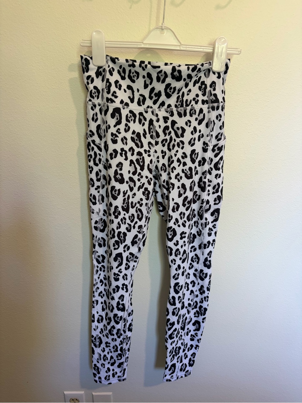 Leopard Print Leggings - White and Black